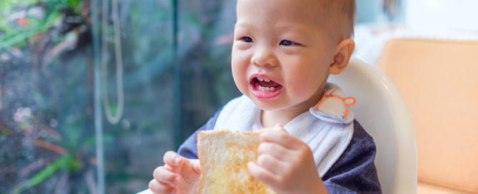 signs of autism in babies